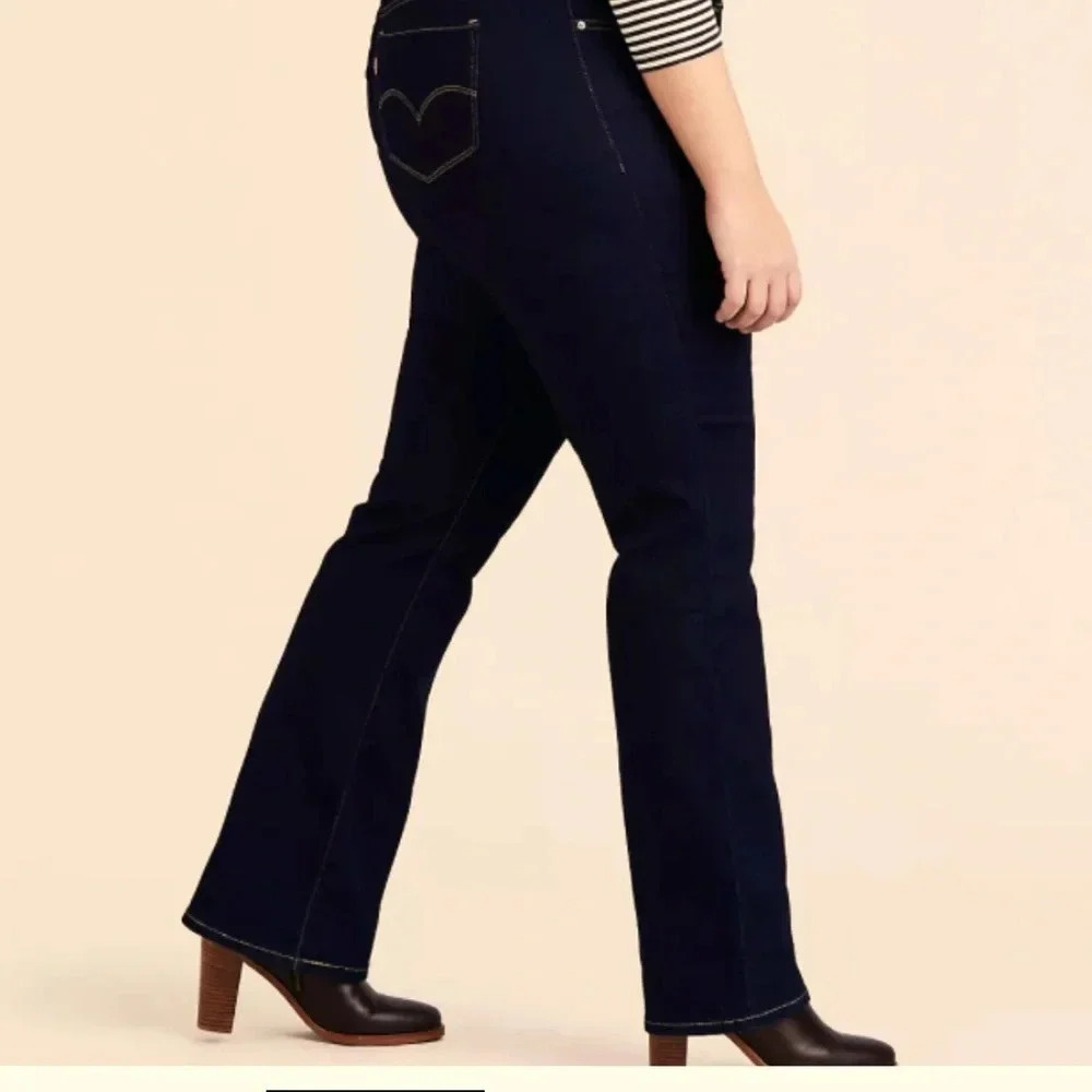 Levi’s San Francisco Women Bold Curve Boot Cut Jeans - Picture 3 of 16